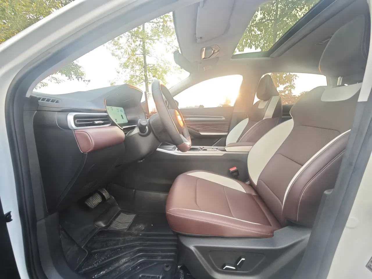 Geely 2026 Emgrand-Sanxiang 1.5 Stepless 4 million Commemorative Excellent Automatic Transmission 4