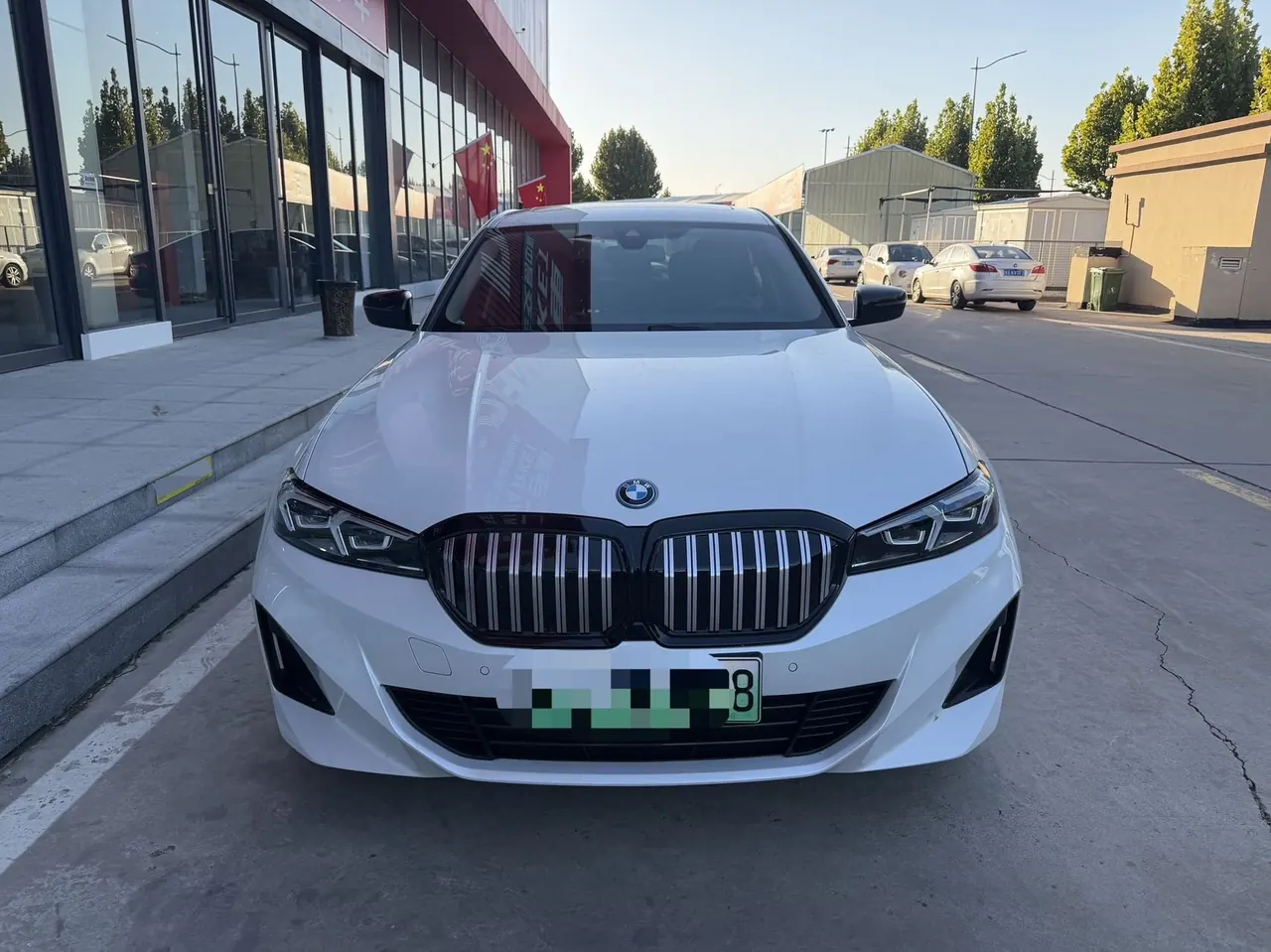 BMW 2024 i3 eDrive 40 L obsidian night suit automatic gear 2