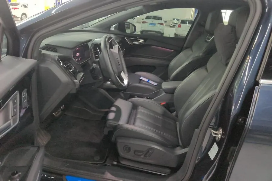Audi 2024 Q4 e-tron 40 Creation Edition Automatic Gear 3