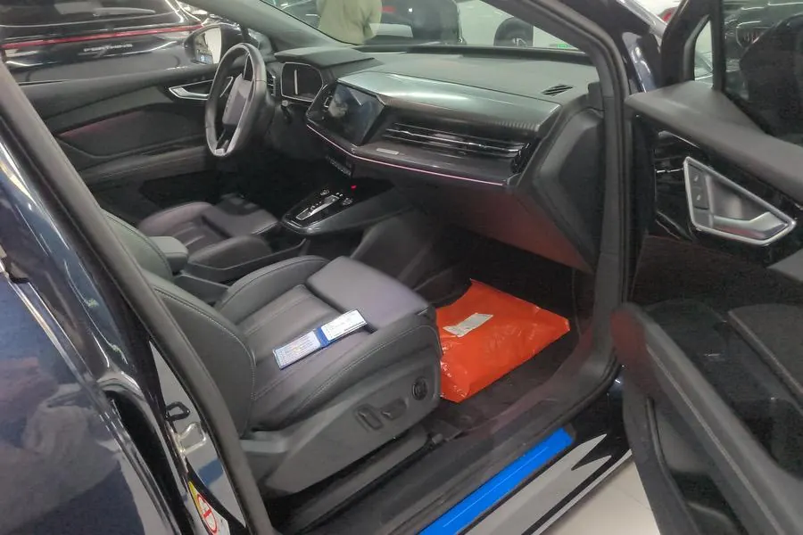 Audi 2024 Q4 e-tron 40 Creation Edition Automatic Gear 5