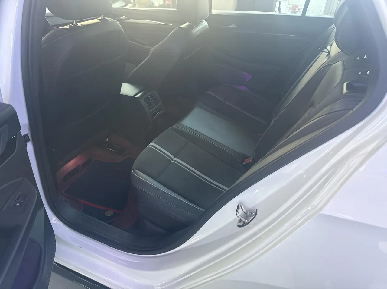 Volkswagen 2023 Golf 8 R-Line 1.4TSI 280TSI Lite Automatic 4