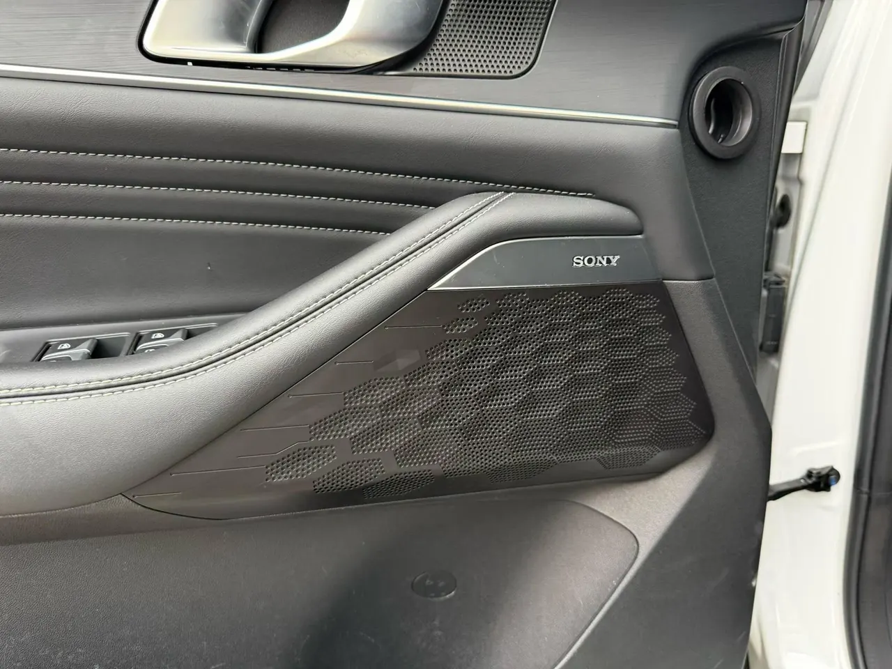 ChangAn 2024 UNI-K 2.0T Two-Drive Yuesang Automatic Gear 2