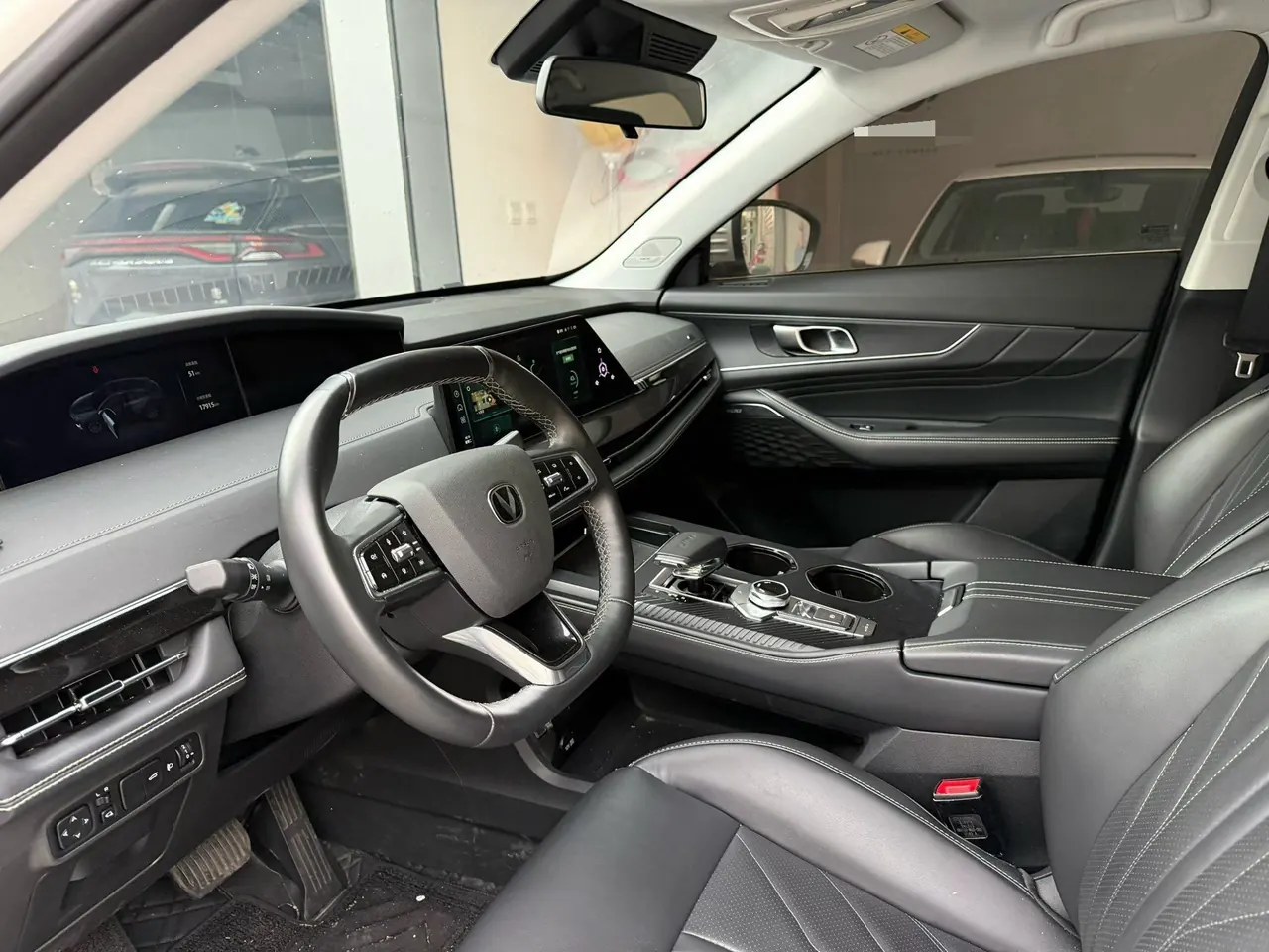 ChangAn 2024 UNI-K 2.0T Two-Drive Yuesang Automatic Gear 3