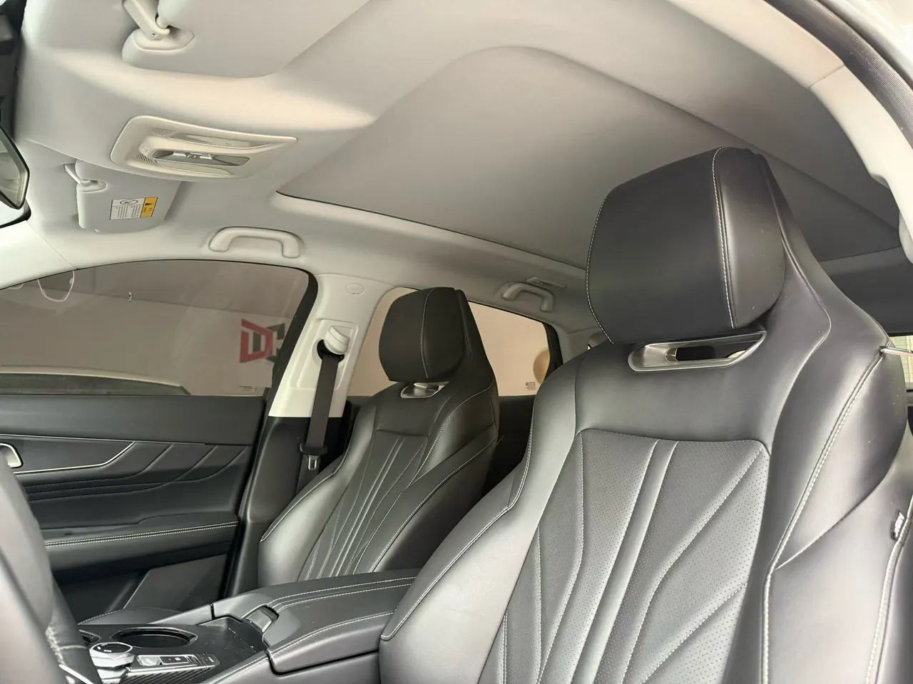 ChangAn 2024 UNI-K 2.0T Two-Drive Yuesang Automatic Gear 4