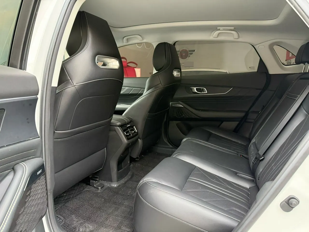 ChangAn 2024 UNI-K 2.0T Two-Drive Yuesang Automatic Gear 5