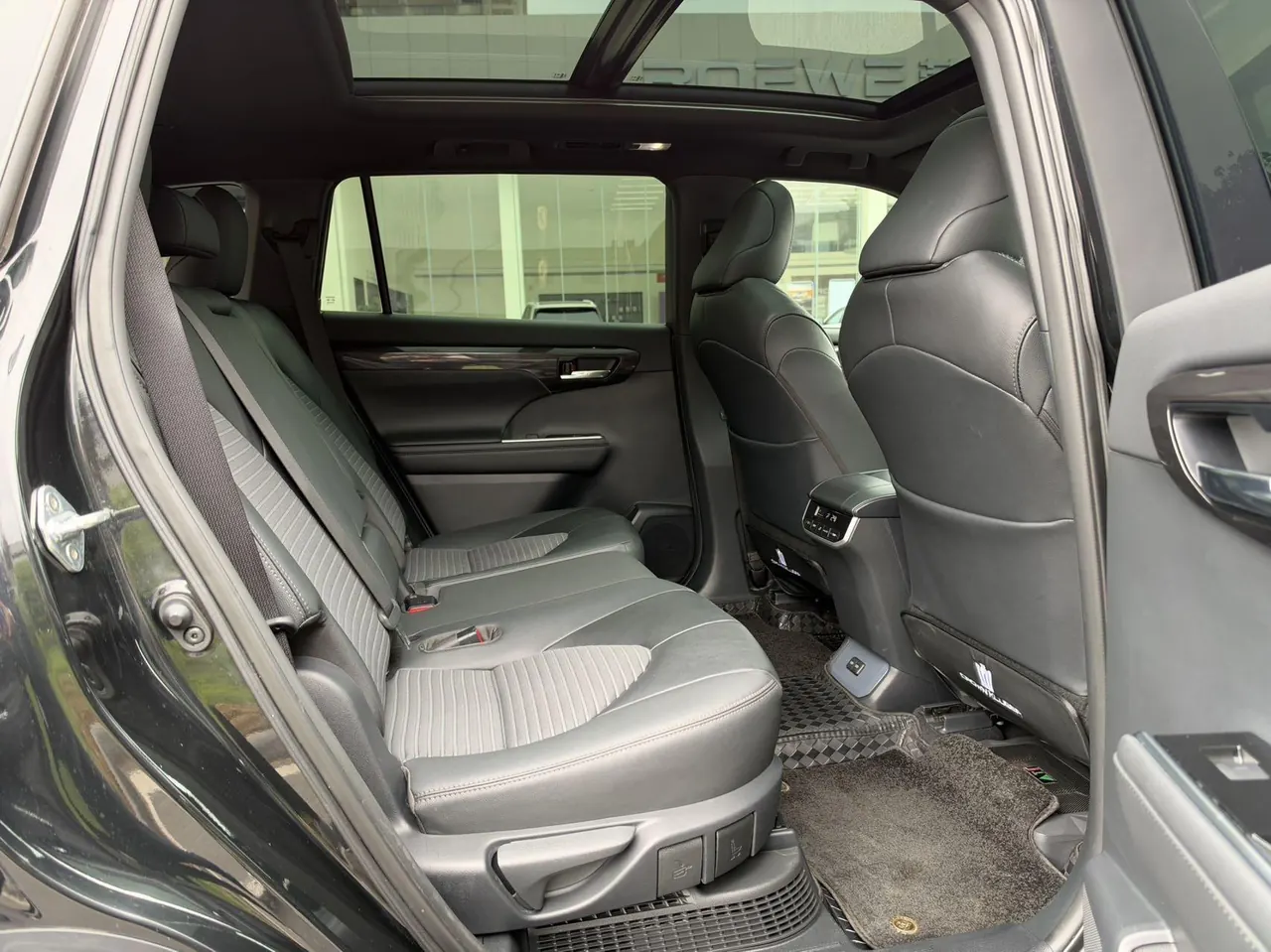 Toyota 2024 Crown Land Release HEV 2.5 Stepless Four-wheel Drive Premium Edition Automatic Gear 10