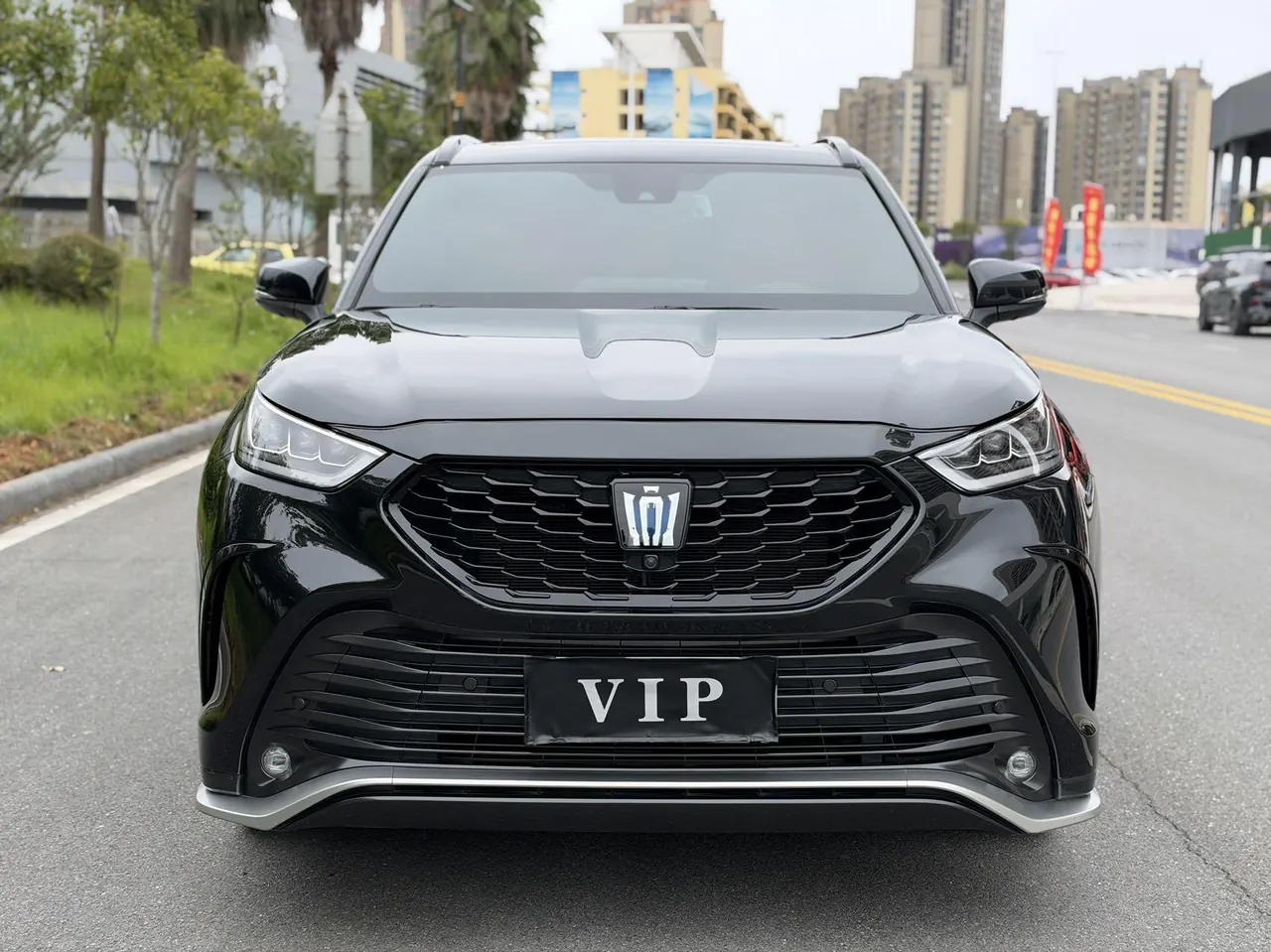 Toyota 2024 Crown Land Release HEV 2.5 Stepless Four-wheel Drive Premium Edition Automatic Gear 2