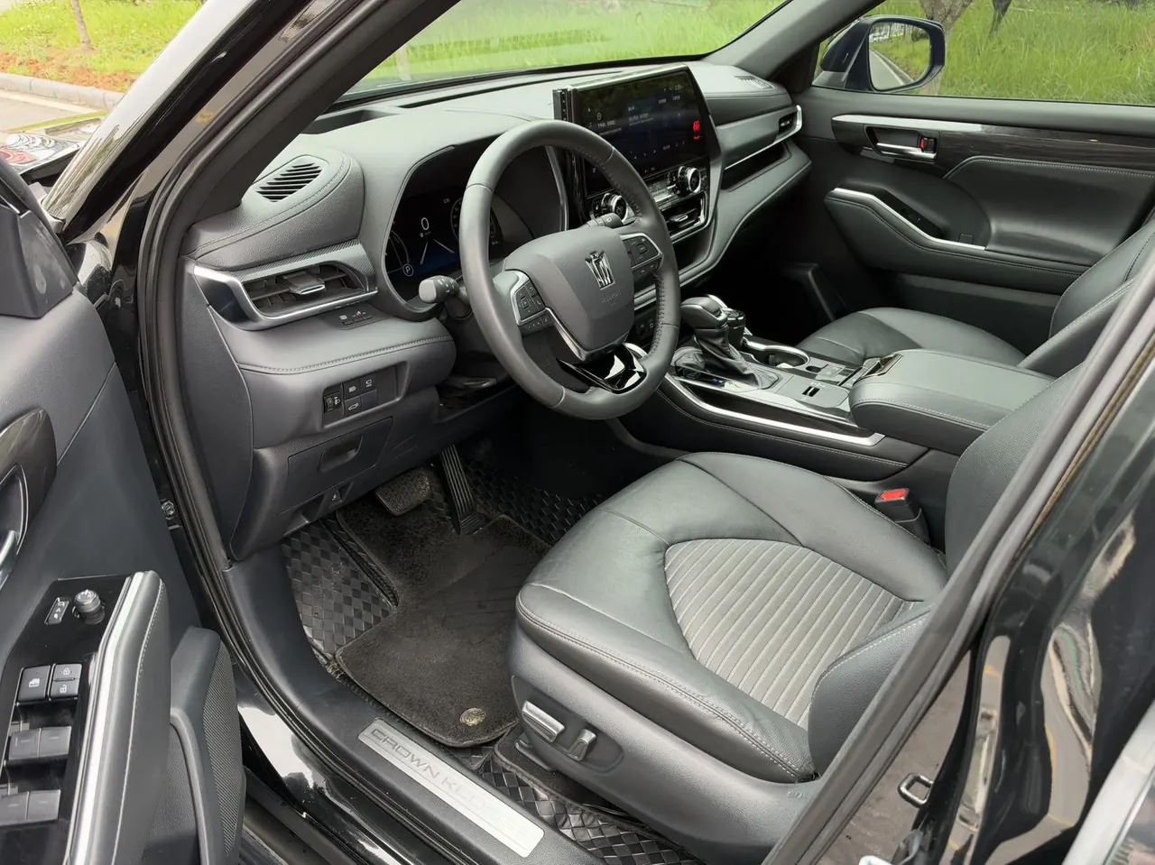 Toyota 2024 Crown Land Release HEV 2.5 Stepless Four-wheel Drive Premium Edition Automatic Gear 7
