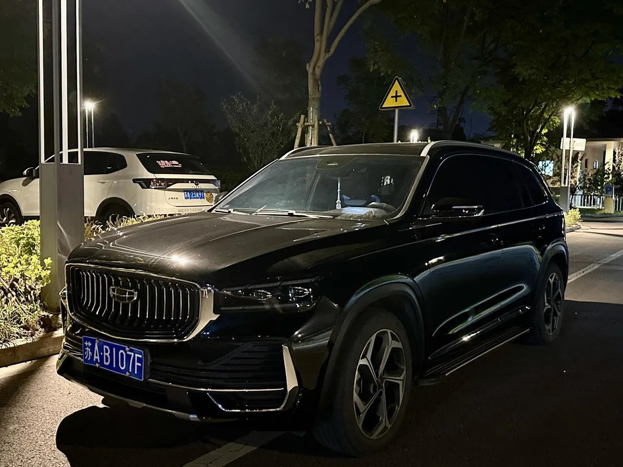 Открыть галерею: Geely 2021 XingyueL (Monjaro) 2.0TD EVO two-wheel drive distinguished automatic transmission