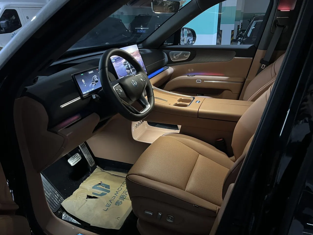 Leapmotor 2026 D 19 500 Zhizun Edition 6-seat Automatic Gear 5