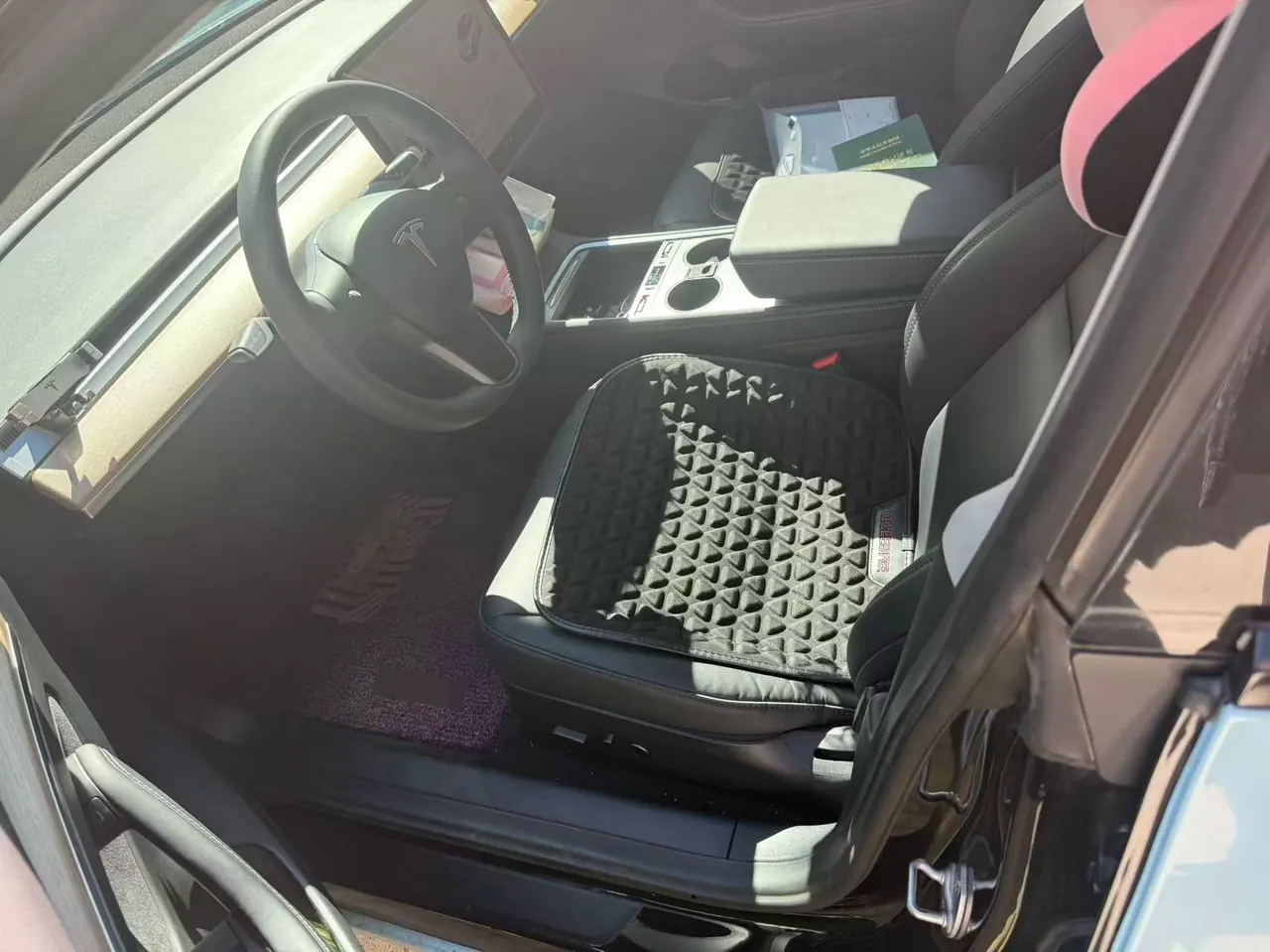 Tesla 2022 Model 3 rear-wheel drive version of automatic transmission 3