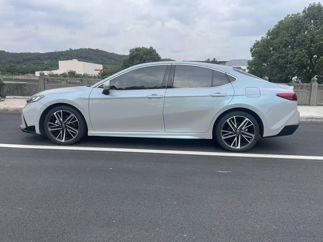 Toyota 2024 Camry Dual Engine 2.0HS Stepless Sports Edition Automatic Gear 3