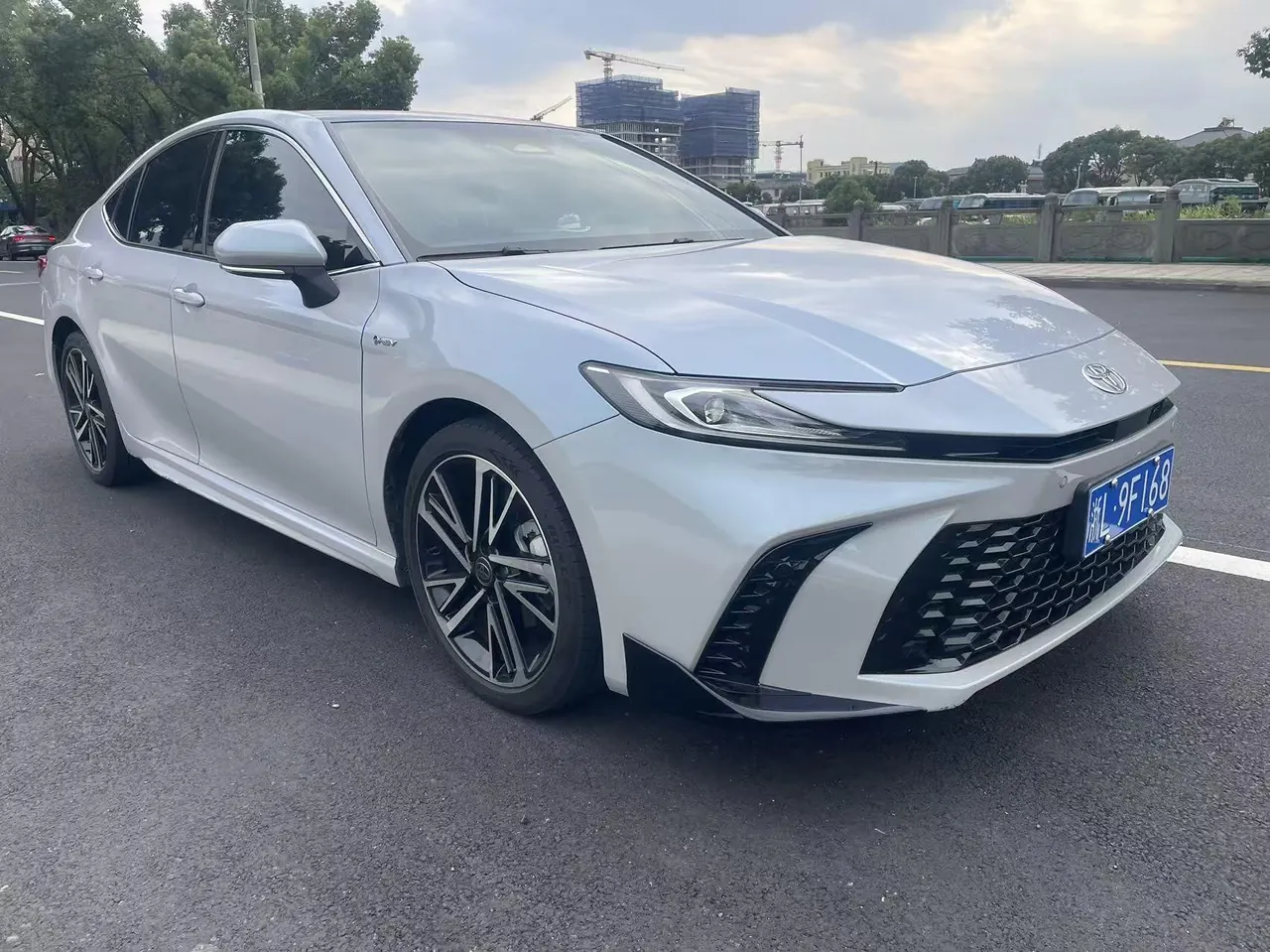 Toyota 2024 Camry Dual Engine 2.0HS Stepless Sports Edition Automatic Gear 4