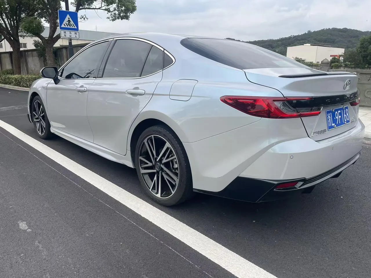 Toyota 2024 Camry Dual Engine 2.0HS Stepless Sports Edition Automatic Gear 8
