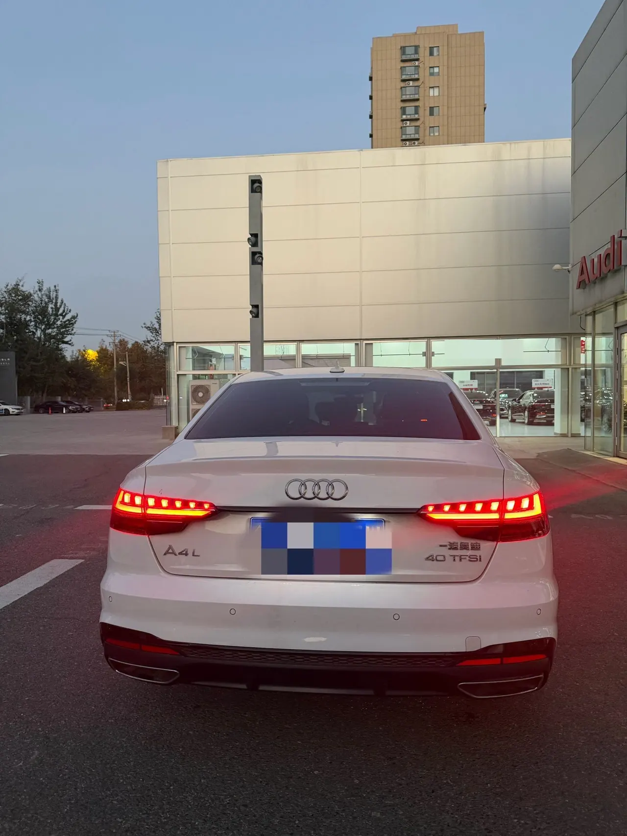 Audi 2024 A4L 2.0TFSI 40TFSI Deluxe Dynamic Automatic 3