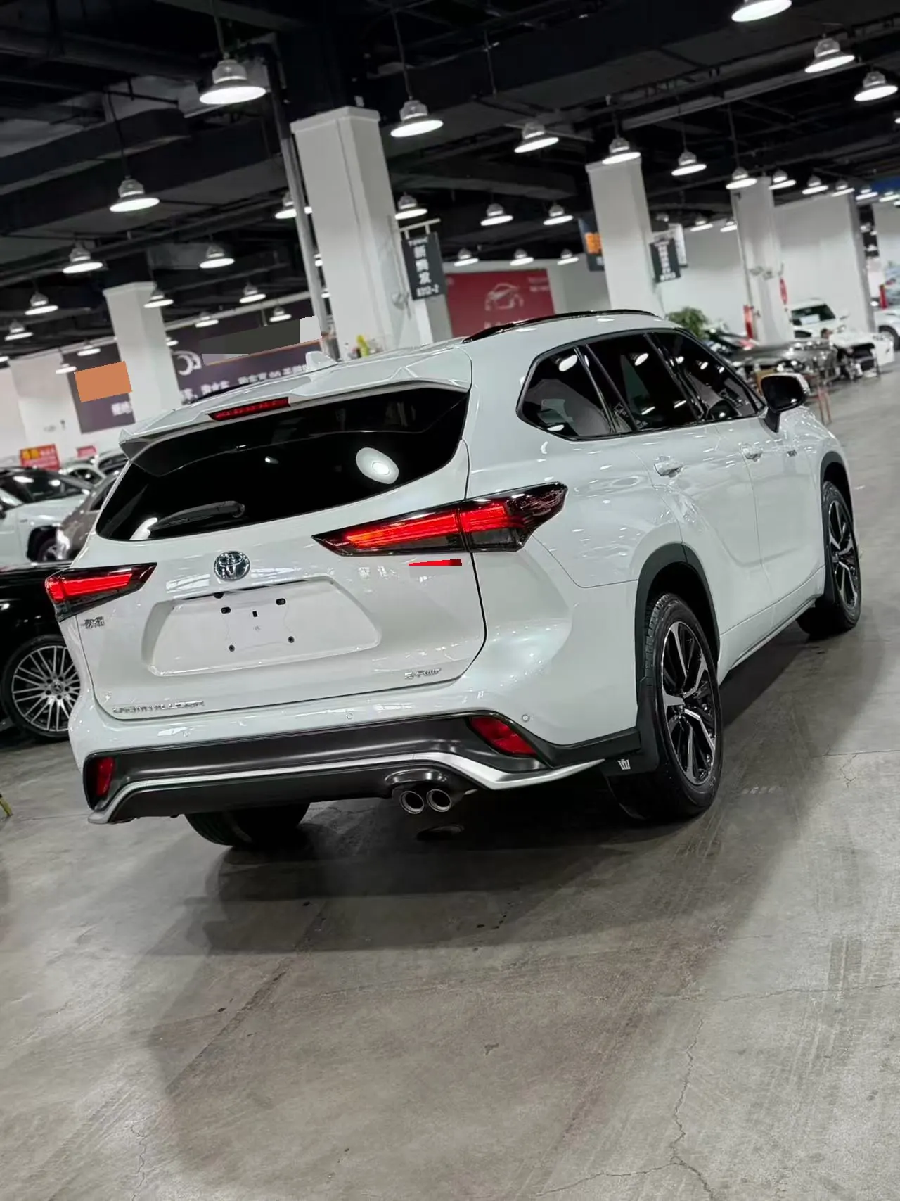 Toyota 2024 Crown Land Release HEV 2.5 Stepless Four-wheel Drive Premium Edition Automatic Gear 5