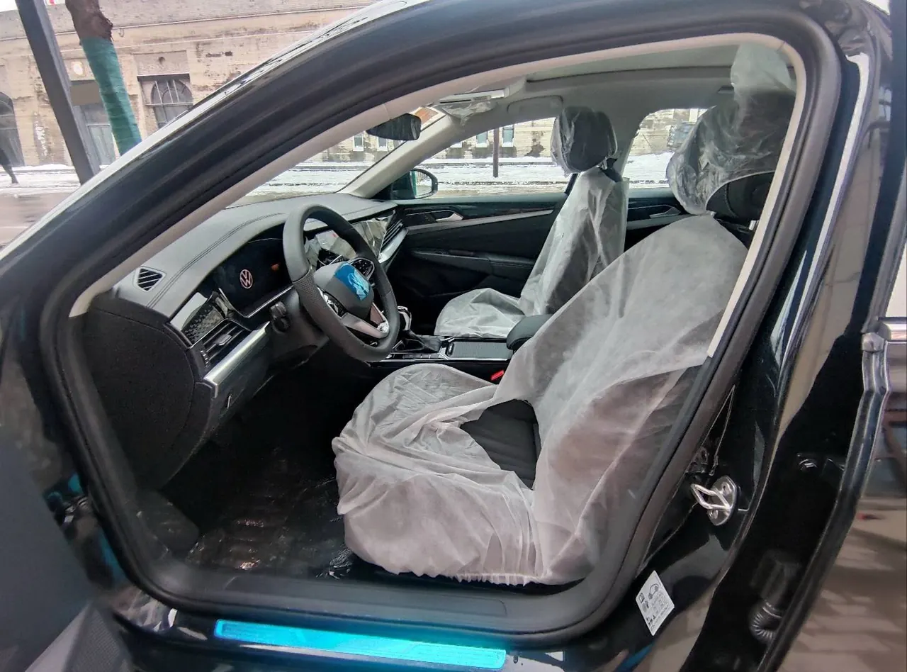 Volkswagen 2024 Passat 2.0TSI 330TSI Star Elite Edition Automatic Gear 9