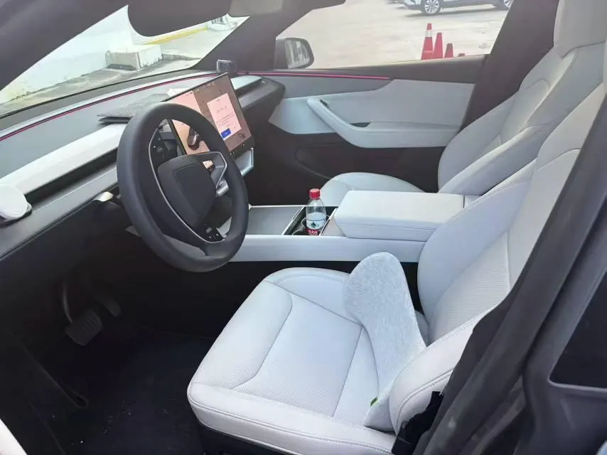 Tesla 2026 Model Y Rear-Wheel-Drive Automatic 2