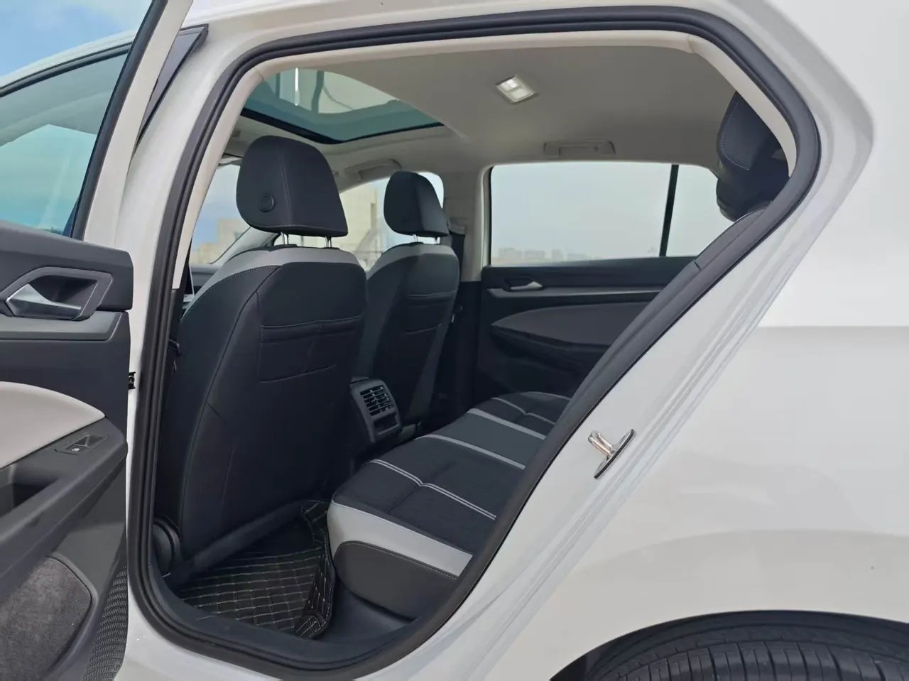 Volkswagen 2026 Golf 8 PRO 1.5TSI 300TSI Automatic 4