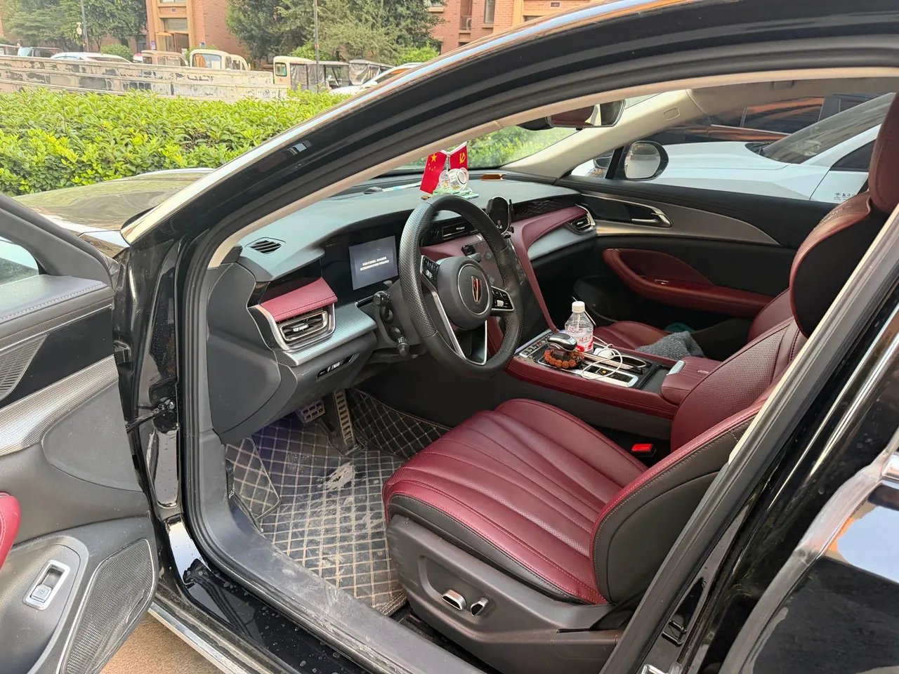 HongQi 2024 H5 1.5T Zhilian Flag Rhyme Edition Automatic Gear 2