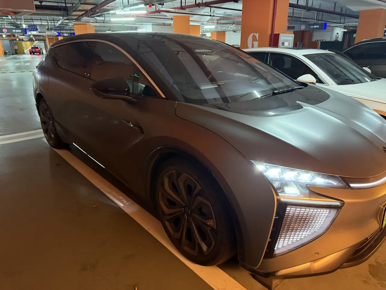 HiPhi 2021 HiPhi X Flagship 6-seat Automatic Gear 2