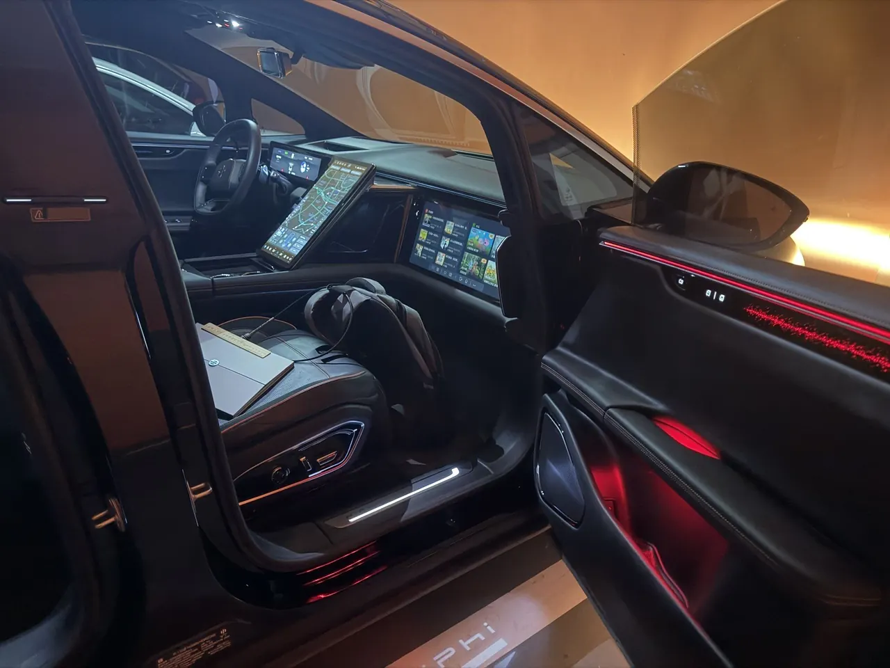 HiPhi 2021 HiPhi X Flagship 6-seat Automatic Gear 4