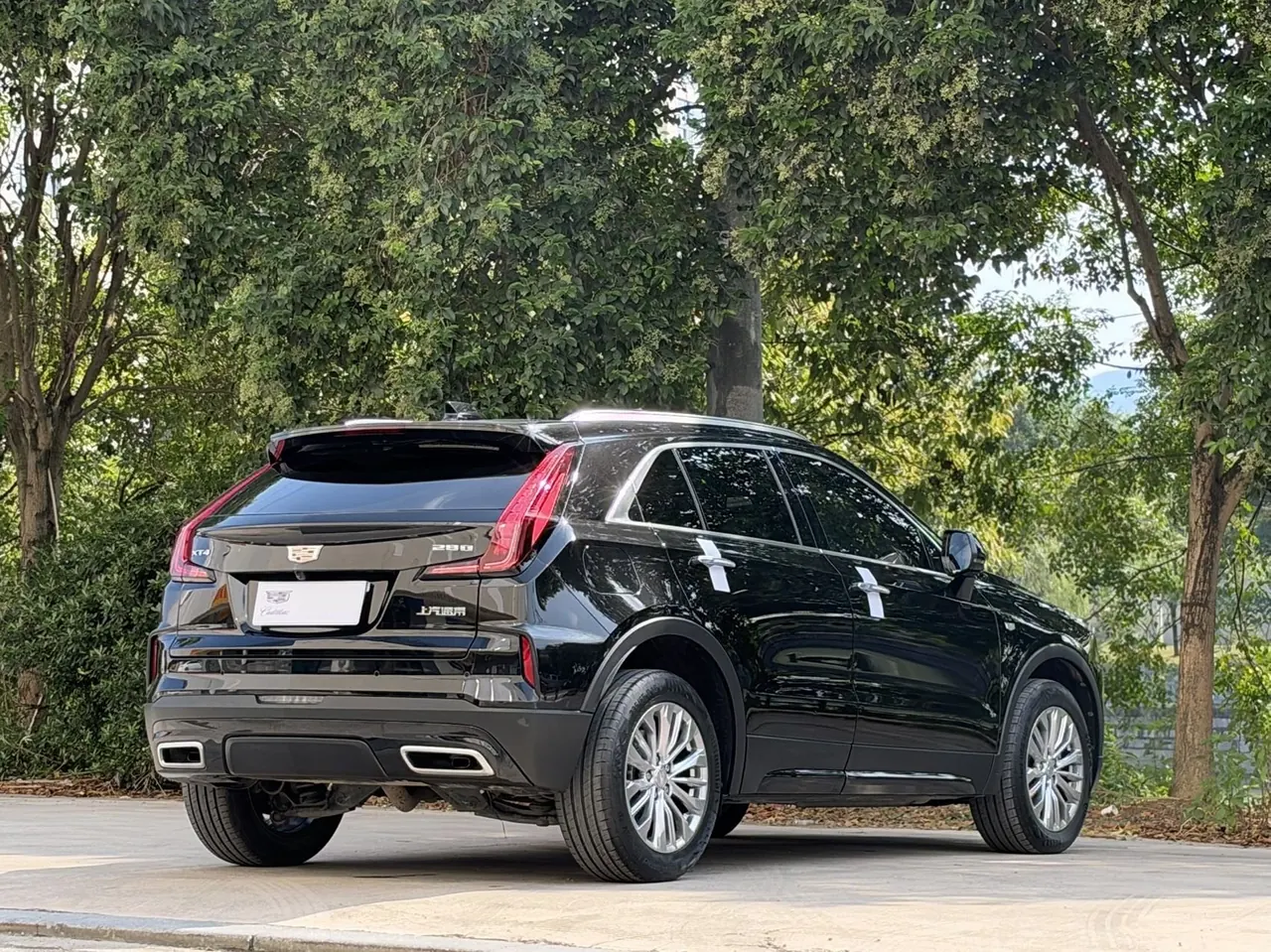 Cadillac 2024 XT4 48V 2.0T 28T Two-Drive Luxury Automatic Gear 9