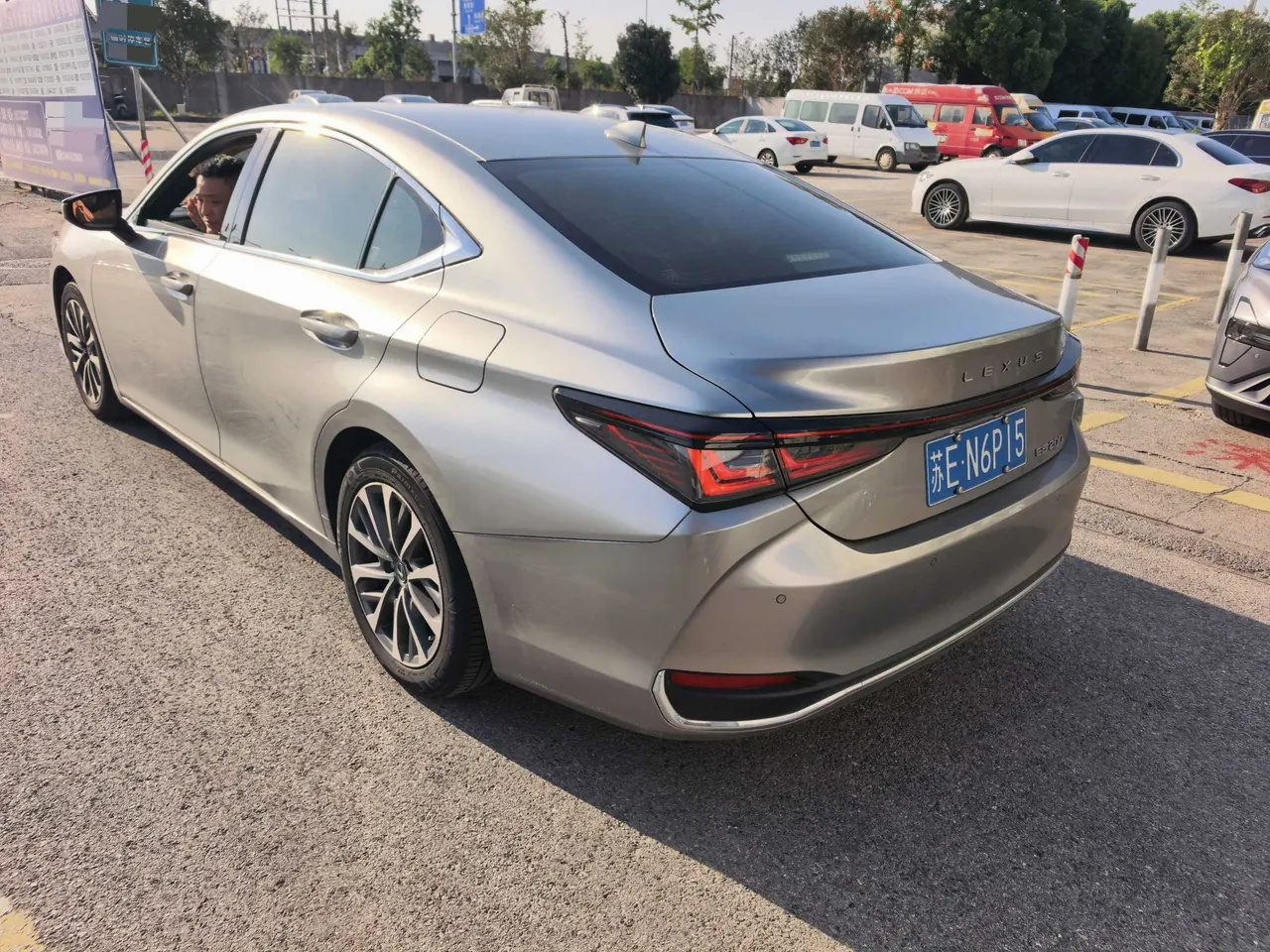 Lexus ES (Imported) 2025 ES200 2.0 Stepless Edition Automatic Gear 3