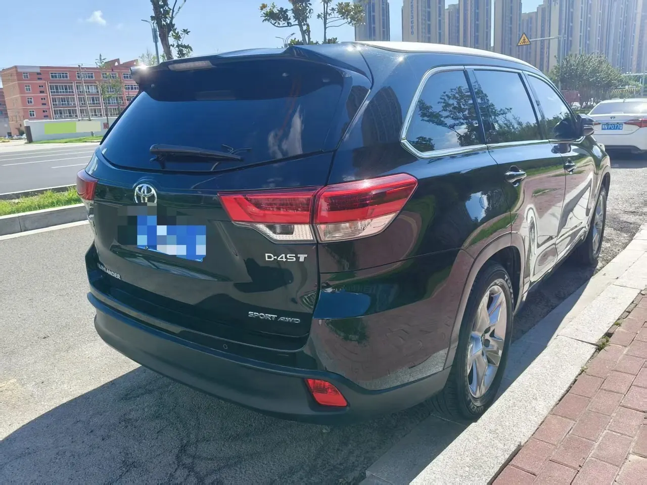 Toyota 2021 Highlander 2.0T 4-wheel drive deluxe 7-seat automatic gear 2