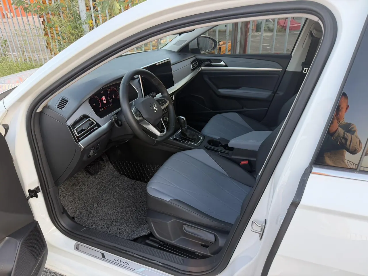 Volkswagen 2023 LaVida 1.5 5 Million Edition Automatic 4