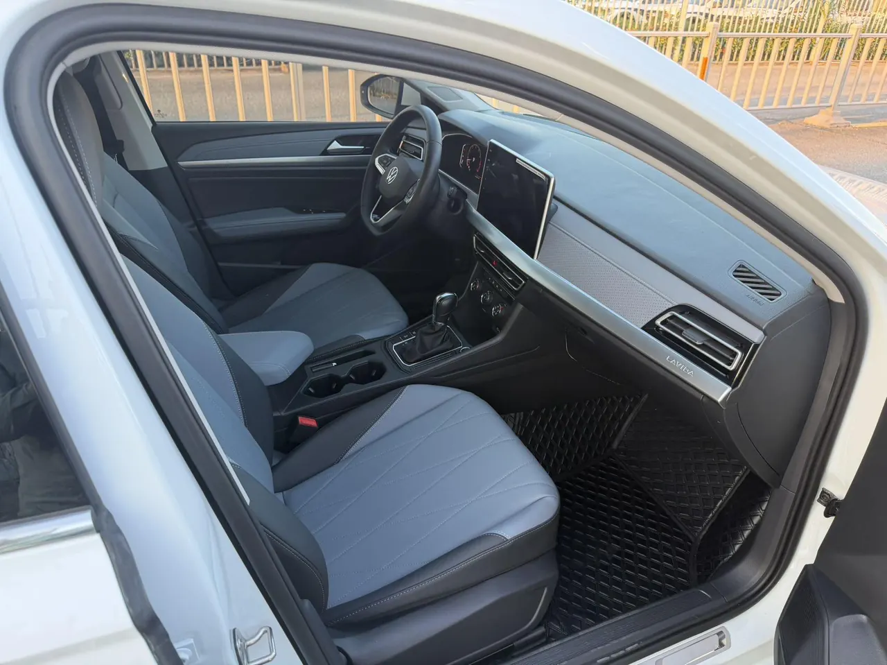 Volkswagen 2023 LaVida 1.5 5 Million Edition Automatic 5