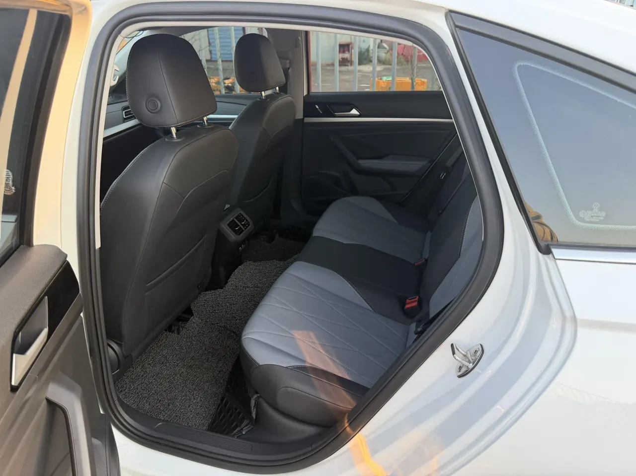 Volkswagen 2023 LaVida 1.5 5 Million Edition Automatic 6