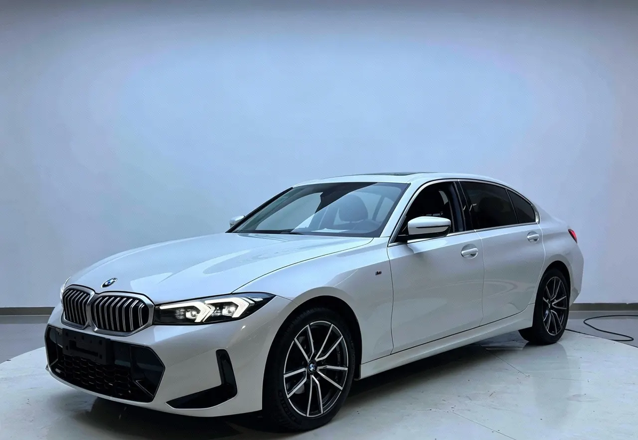 Открыть галерею: BMW 3 Series 2023 320Li 2.0T M Sports Suit Automatic Gear
