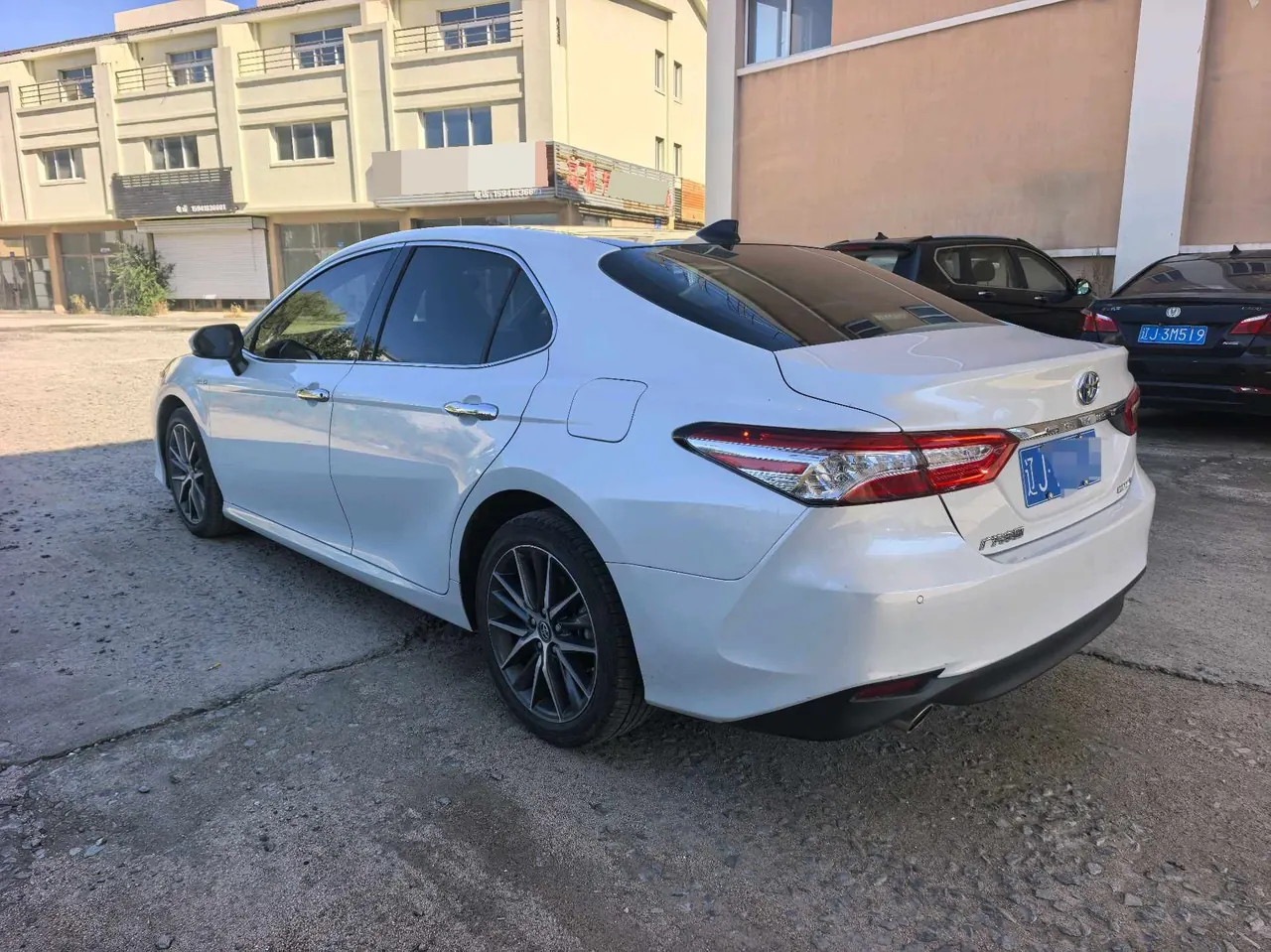 Toyota 2023 Camry Dual Engine 2.5HGVP Stepless Leading Edition Automatic Gear 6