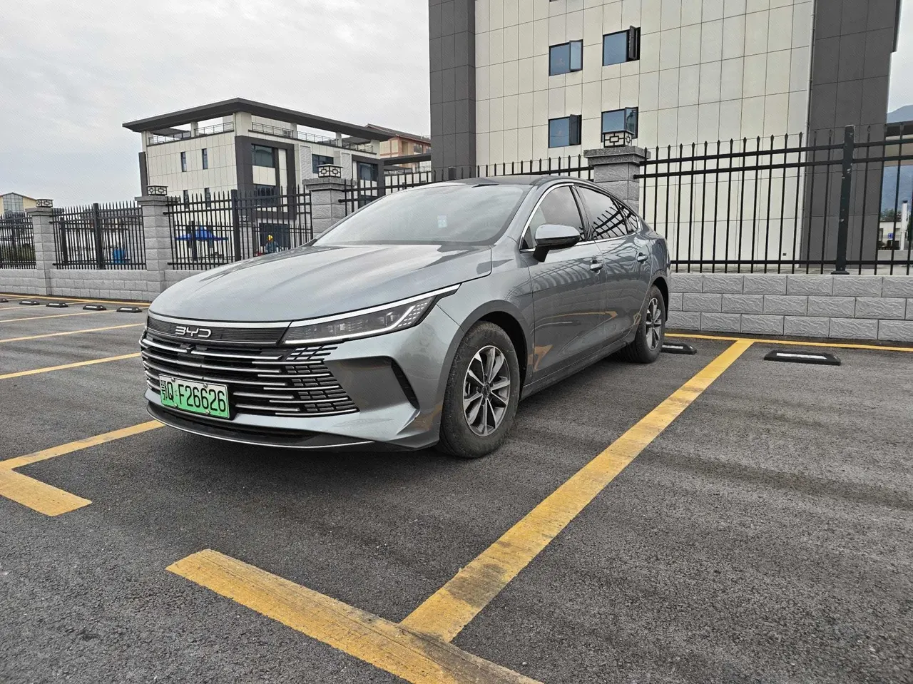 BYD 2024 destroyer 05 DM-i 1.5 stepless glory version 55KM luxury automatic gear - View 1