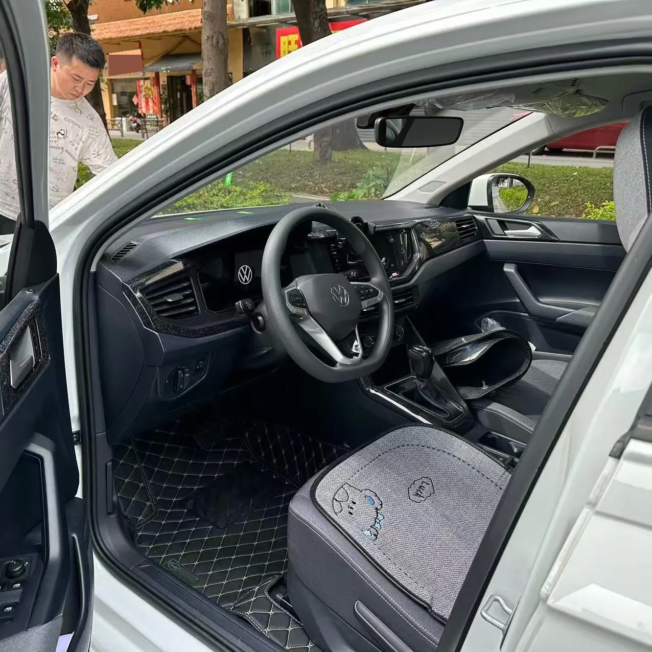 Volkswagen 2025 Lavida New Trend 1.5 Outstanding New Edition Automatic Transmission 4