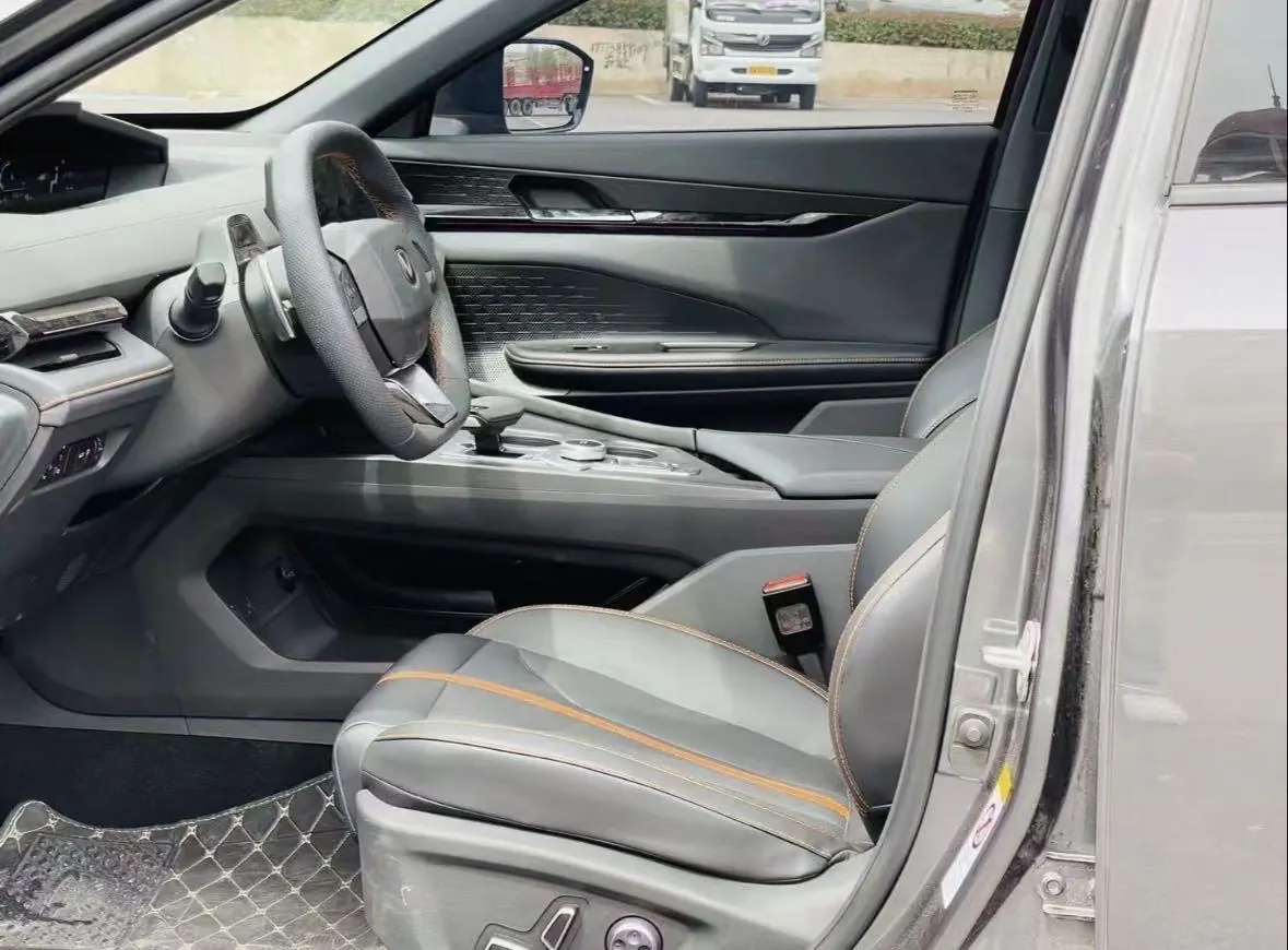 ChangAn 2024 UNI-V 1.5T Prestige Automatic 4