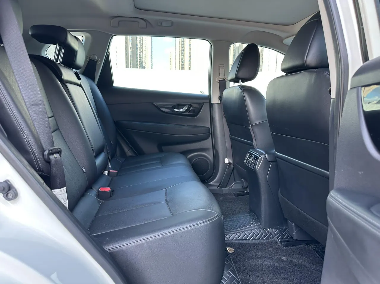 Nissan 2021 Qijun 2.0 Stepless XL ITS Two-Drive Comfortable Commemorative Automatic Gear 8