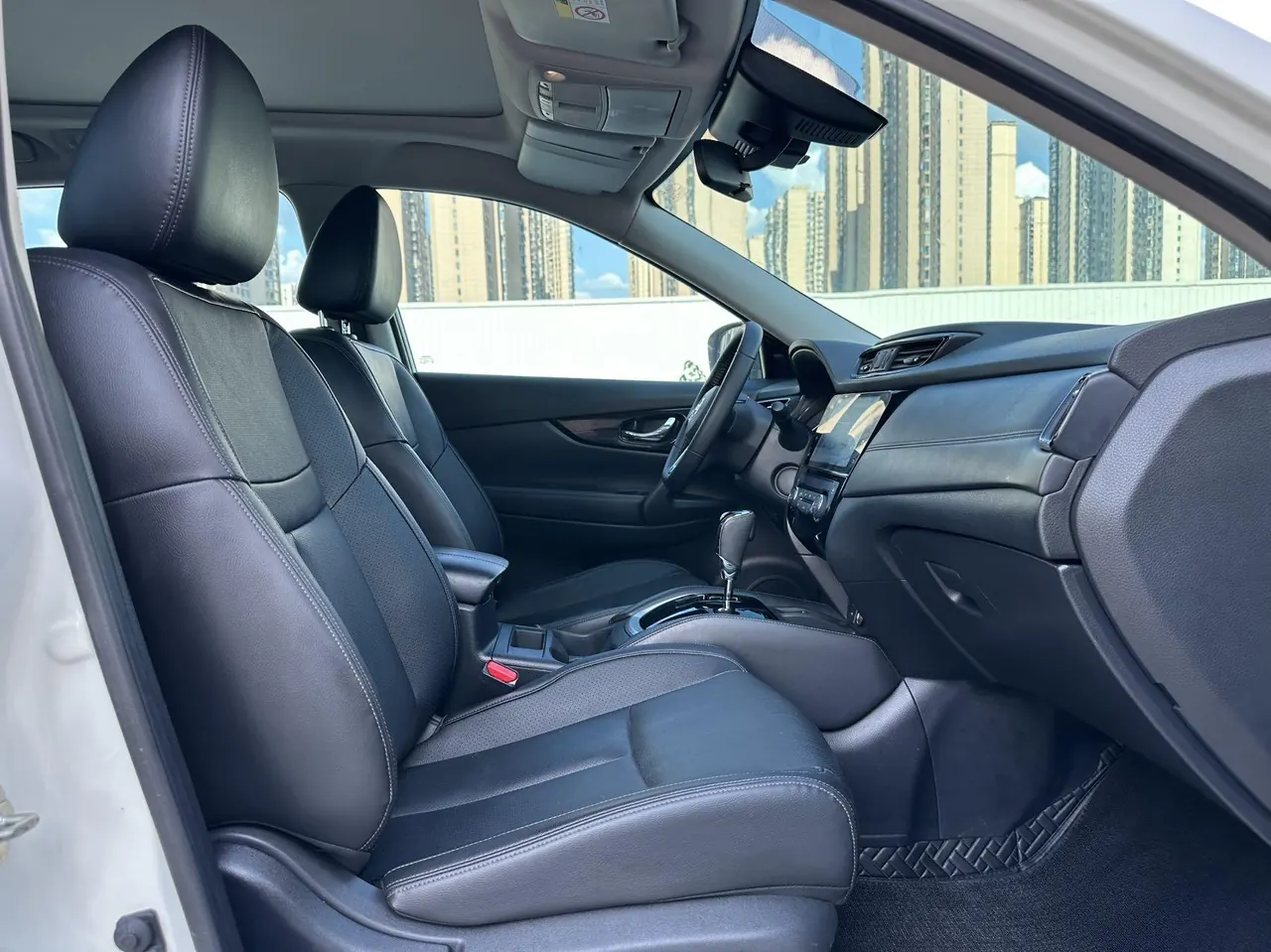 Nissan 2021 Qijun 2.0 Stepless XL ITS Two-Drive Comfortable Commemorative Automatic Gear 9