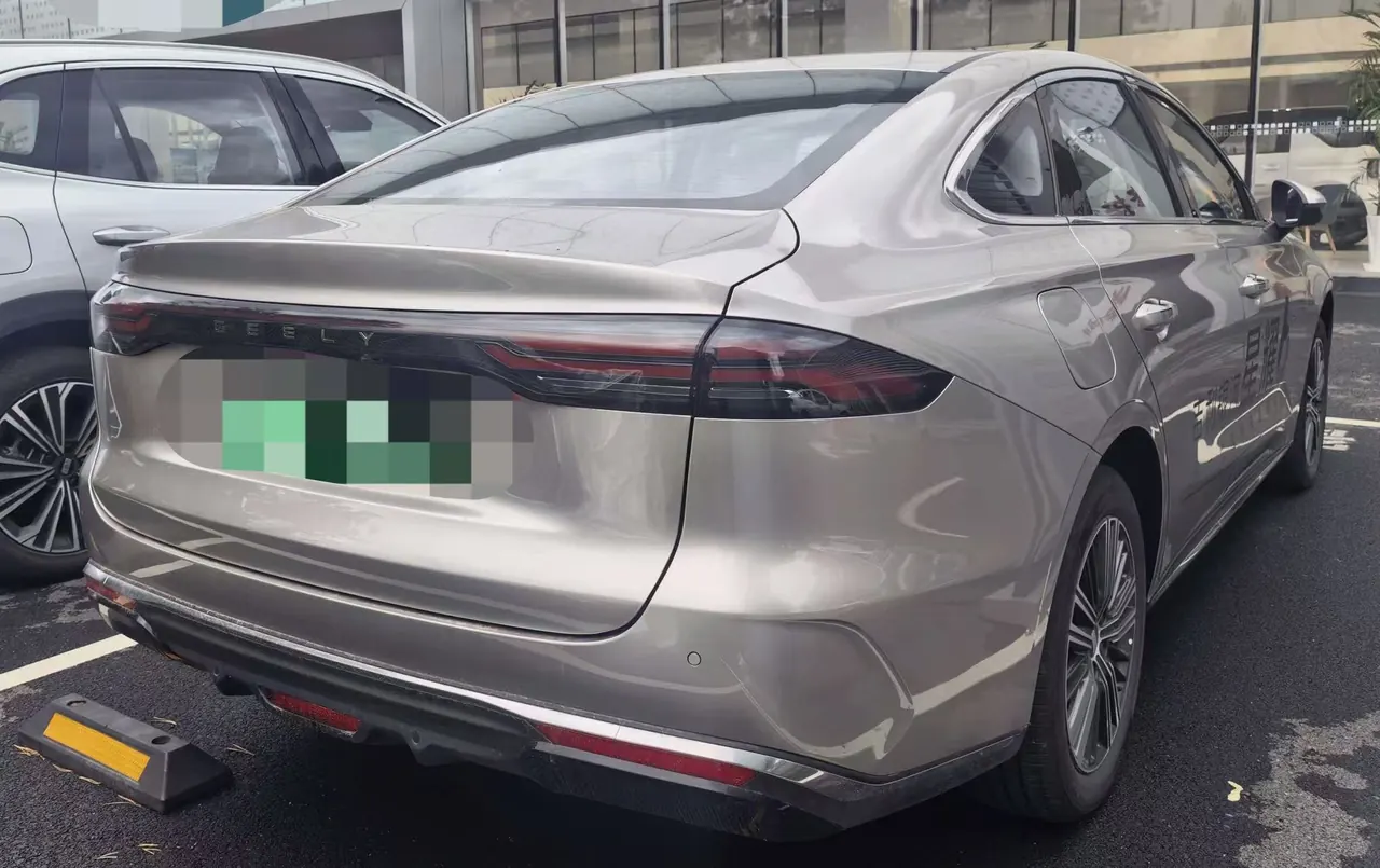 Geely Galaxy 2025 xingyao 6 EM-i 1.5 125km exploration version automatic gear 4