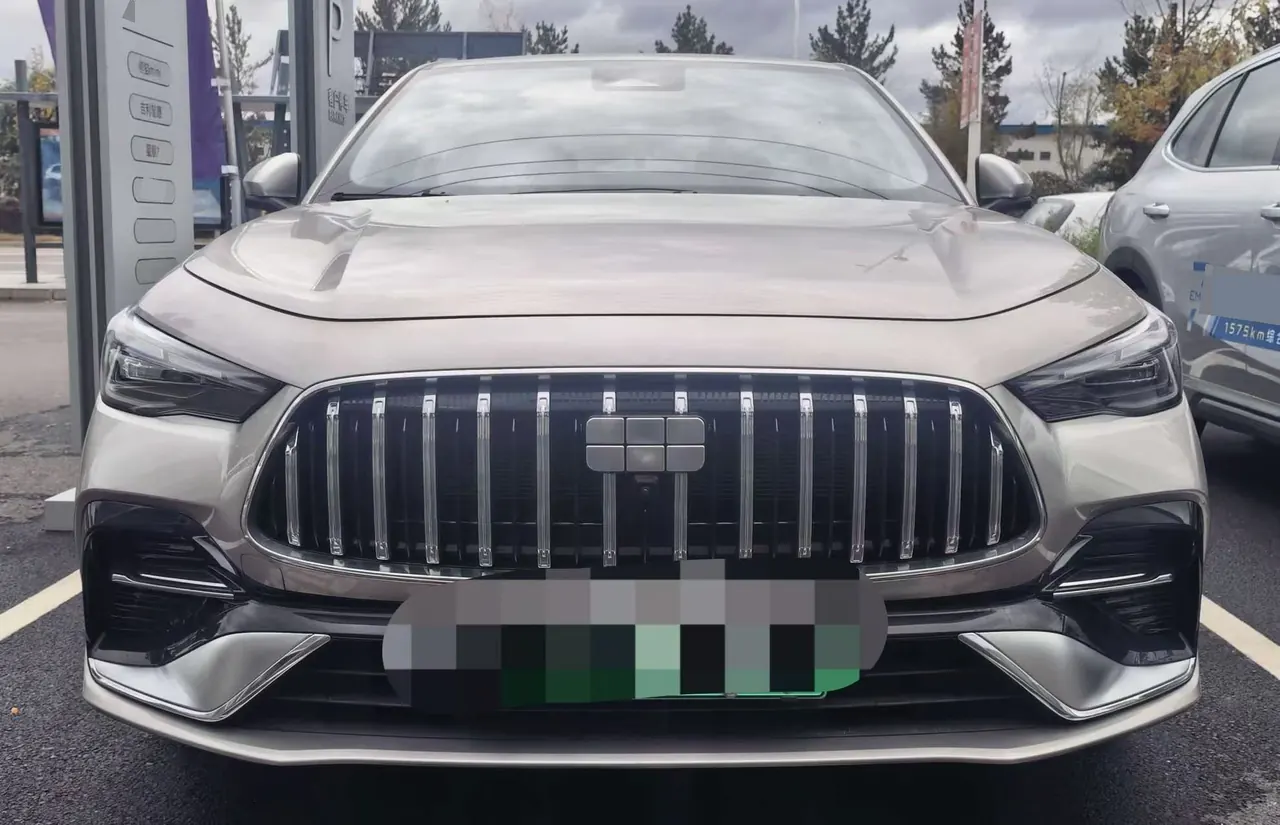 Geely Galaxy 2025 xingyao 6 EM-i 1.5 125km exploration version automatic gear 5