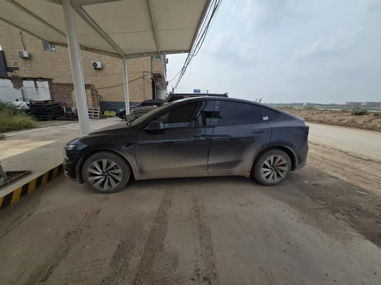 Tesla 2025 Model Y long endurance all-wheel drive version (modified) automatic gear 5