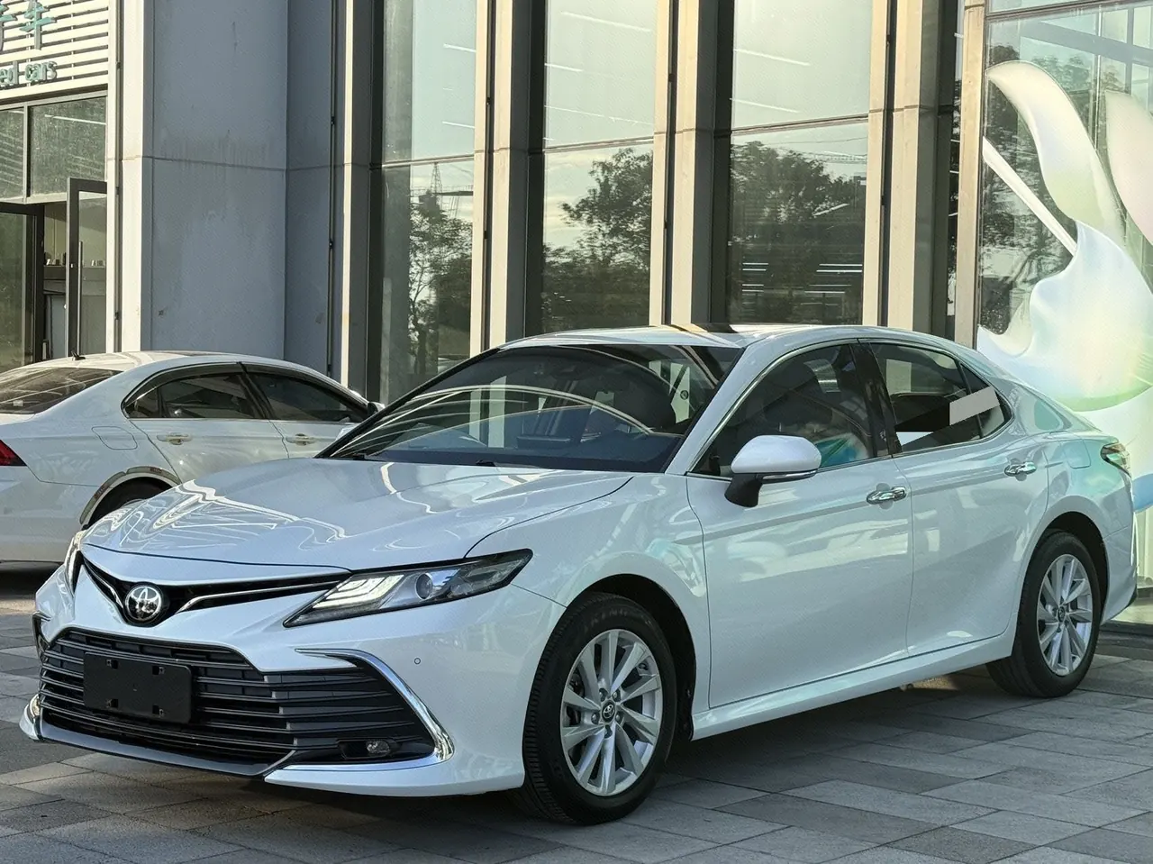Открыть галерею: Toyota 2021 Camry 2.0G Stepless Deluxe Edition Automatic Gear