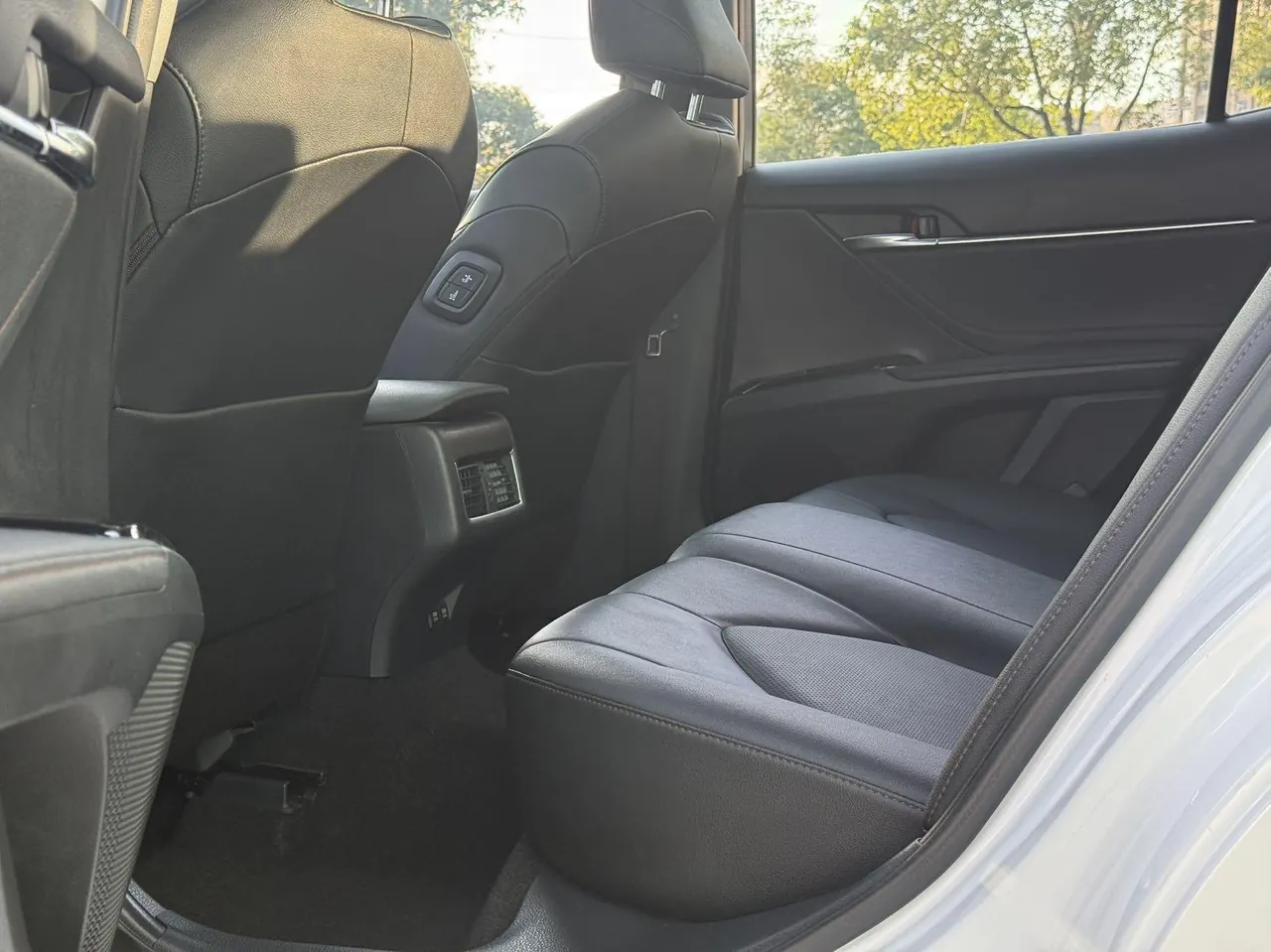 Toyota 2021 Camry 2.0G Stepless Deluxe Edition Automatic Gear 5