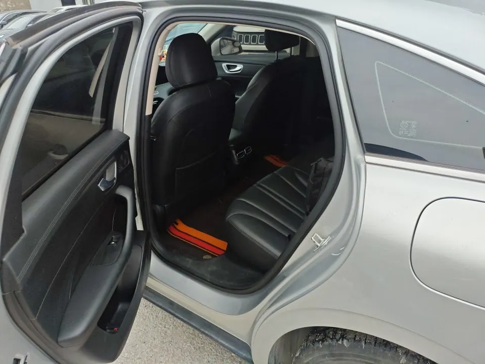 Roewe 2025 D7 DMH 1.5 World Championship Edition Automatic Gear 6