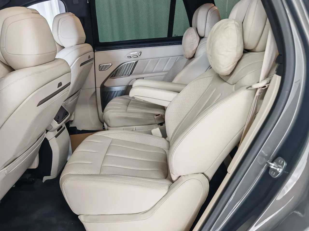 ONVO 2025 L90 Ultra Six‑Seater Automatic 3