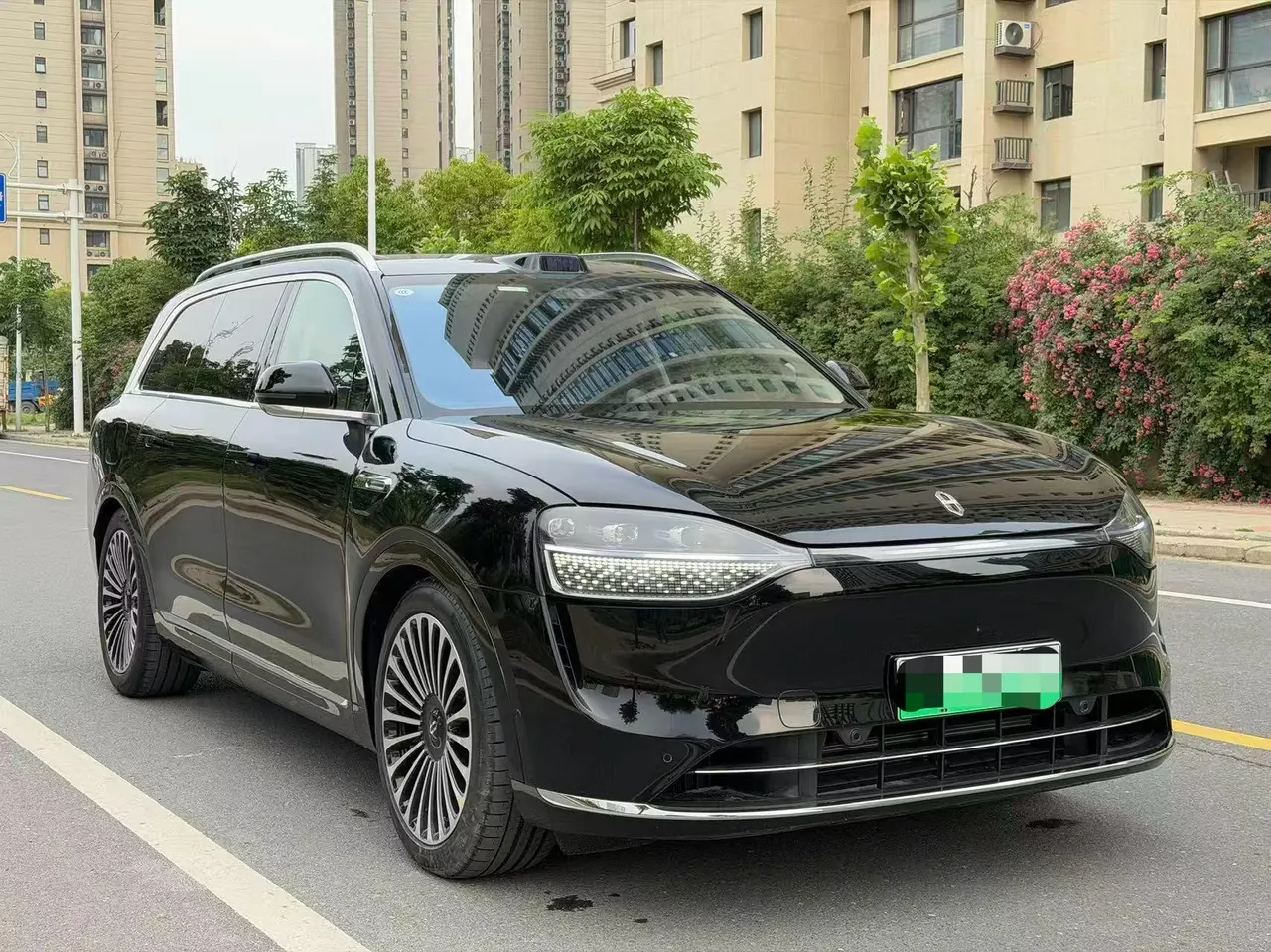 AITO 2025 AITO M9 extended range Ultra version 52kWh 6-seat version (896-line laser Radar) automatic gear 3