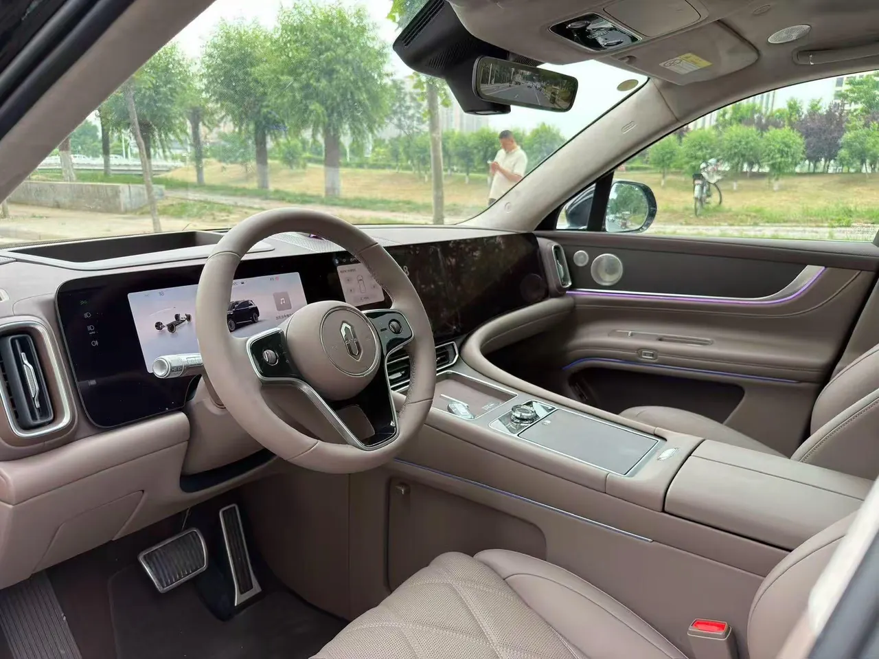AITO 2025 AITO M9 extended range Ultra version 52kWh 6-seat version (896-line laser Radar) automatic gear 6