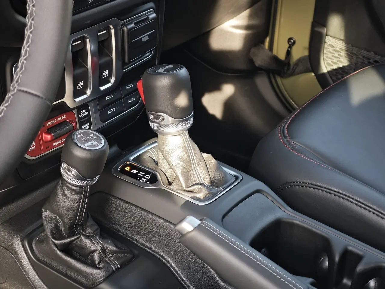 Jeep herdsman (imported) 2025 herdsman 2.0T 41 pays tribute to the two-door automatic gear 15