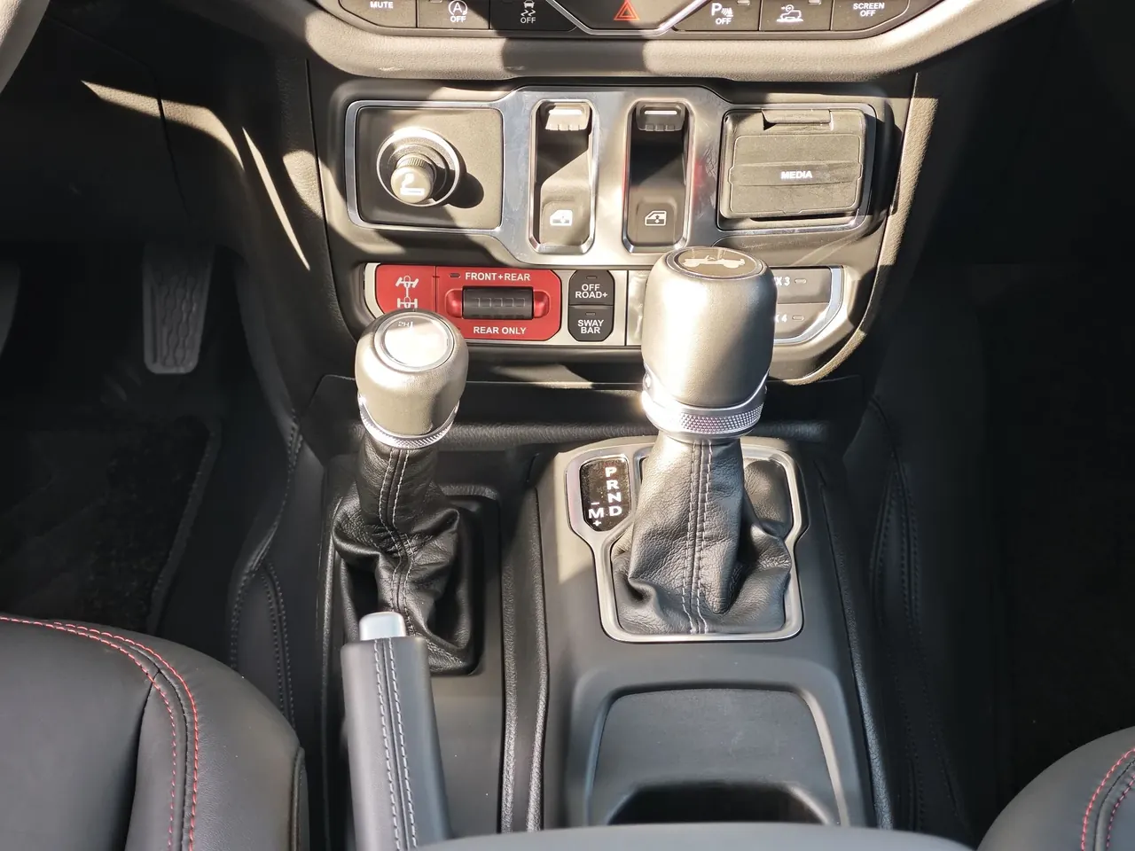 Jeep herdsman (imported) 2025 herdsman 2.0T 41 pays tribute to the two-door automatic gear 9